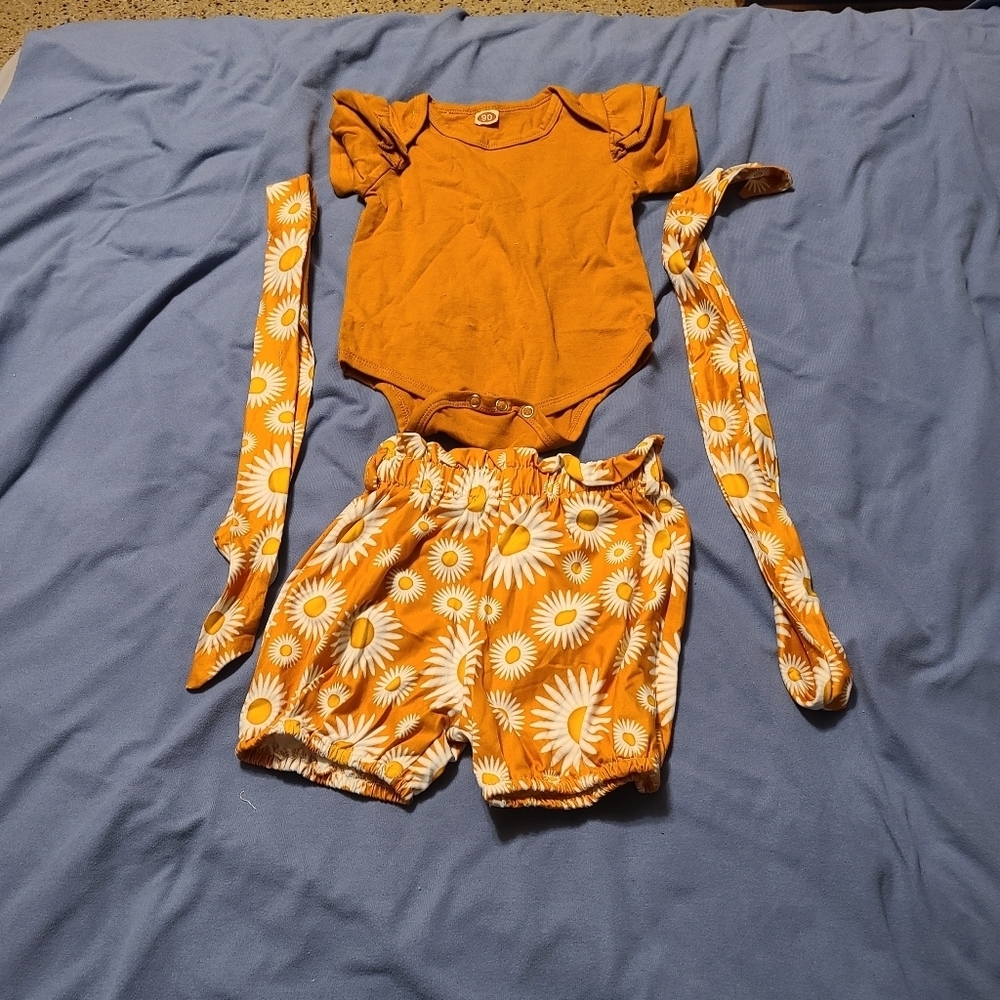 Girls no brand size 18 to 24 months 1 piece w/ shorts & 2 ties NWOT